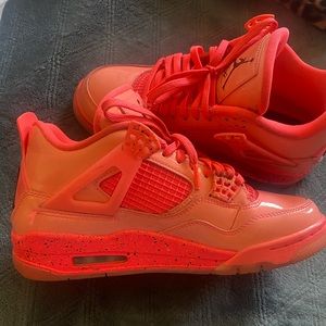 Jordan 4 Retro Hot Punch (w) size 7.5  super clean